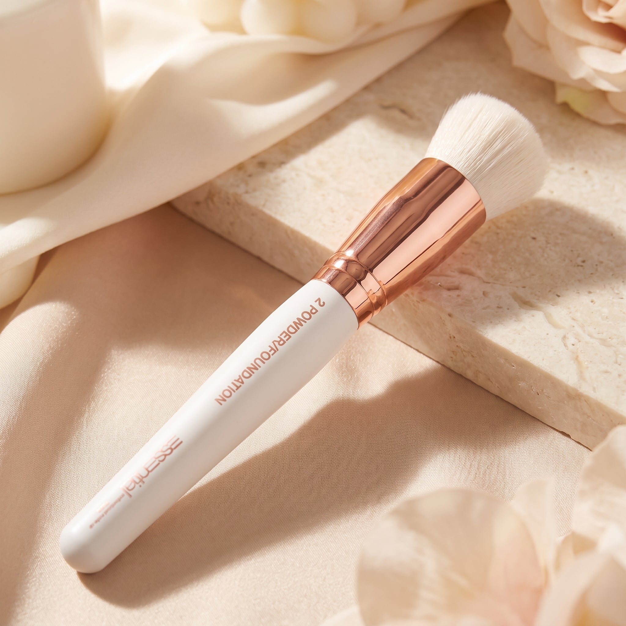 Essential - BRUSH N. 2 – POWDER/FOUNDATION