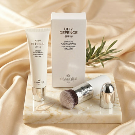 Essential - CC Cream SPF15 City Defence Emulsione + Pennello Applicatore